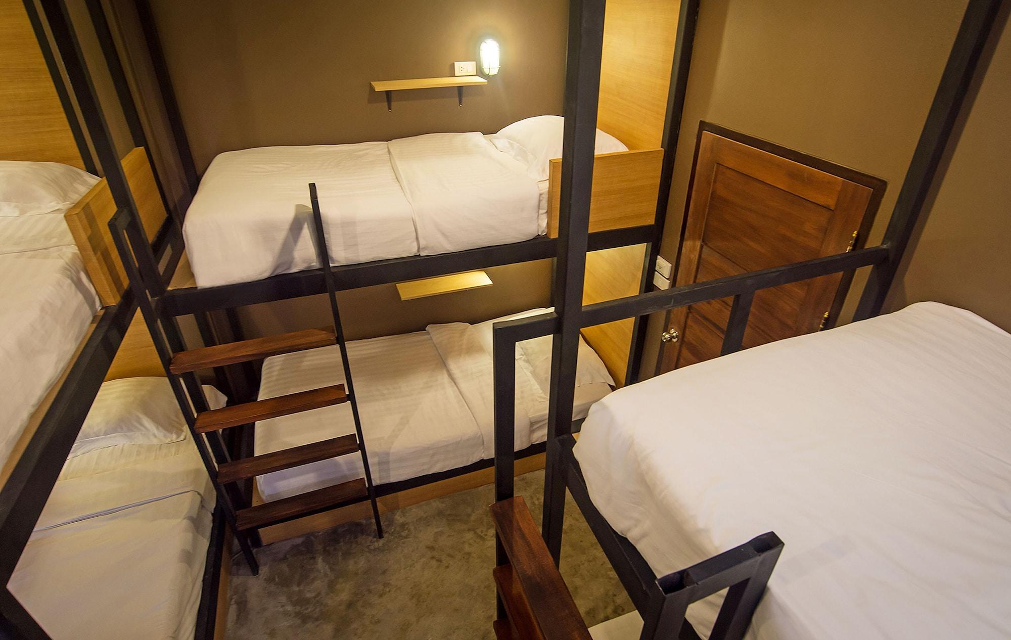 ศรีสุขสันต์ สแควร์  Hostel Krabi ภายนอก รูปภาพ