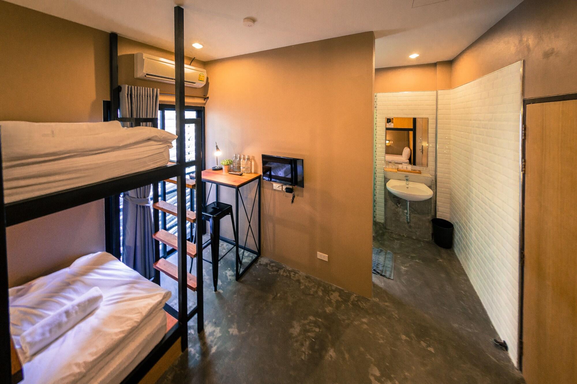 ศรีสุขสันต์ สแควร์  Hostel Krabi ภายนอก รูปภาพ
