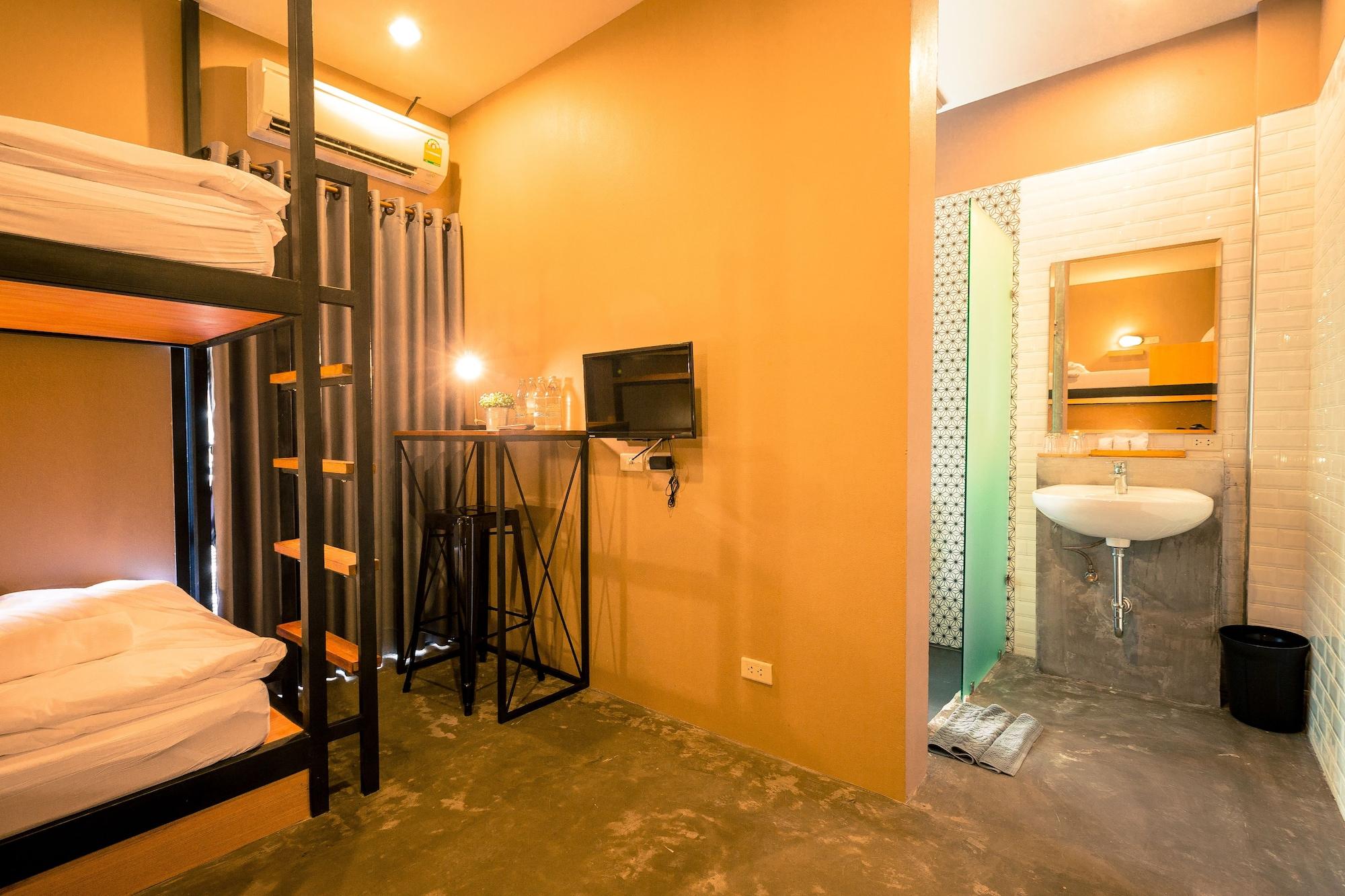 ศรีสุขสันต์ สแควร์  Hostel Krabi ภายนอก รูปภาพ