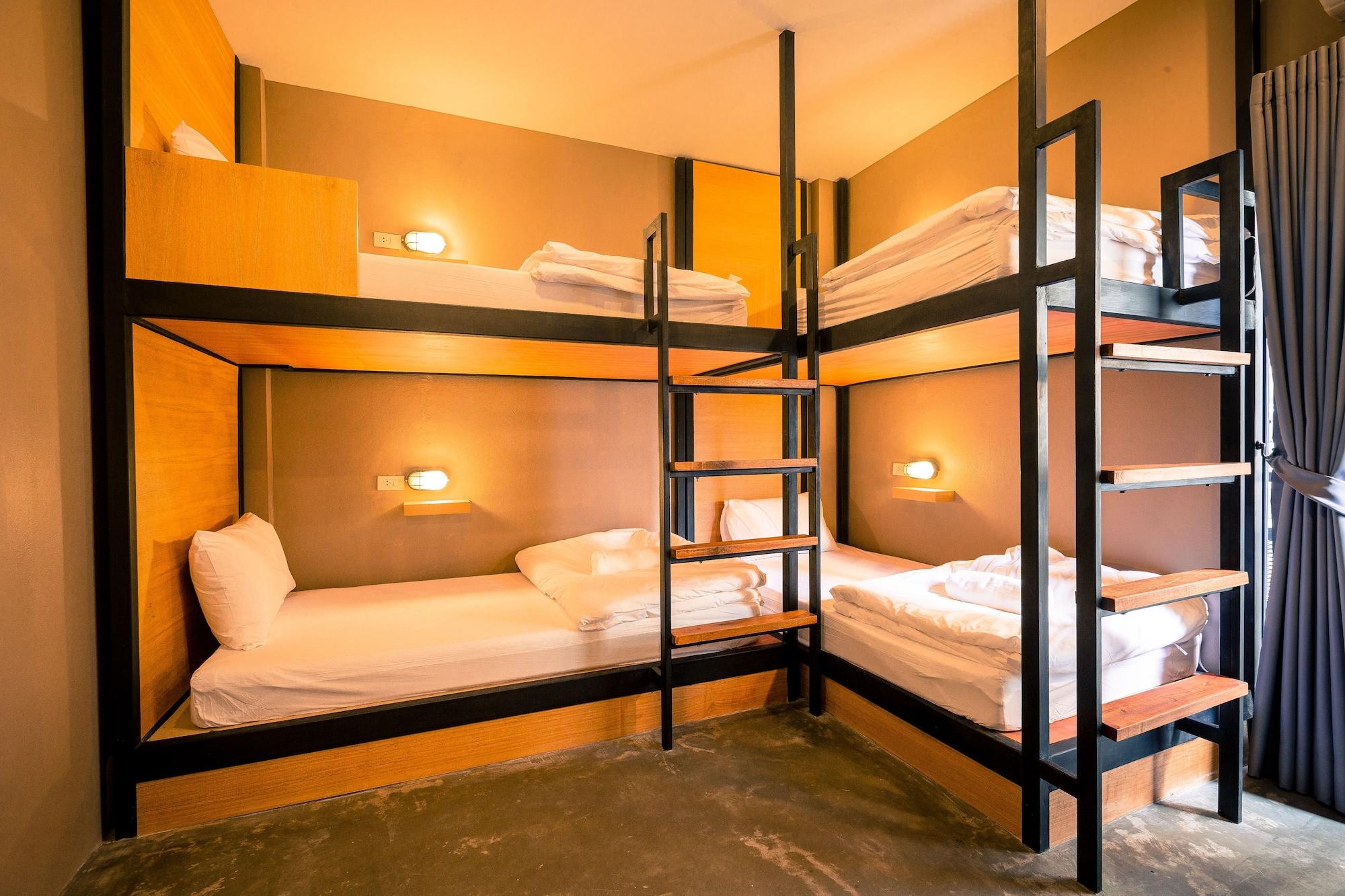 ศรีสุขสันต์ สแควร์  Hostel Krabi ภายนอก รูปภาพ