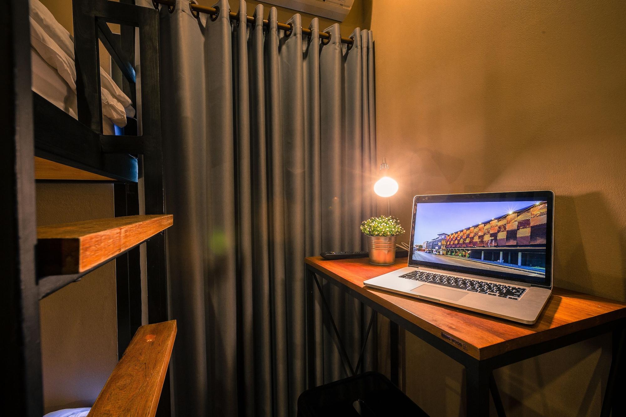 ศรีสุขสันต์ สแควร์  Hostel Krabi ภายนอก รูปภาพ