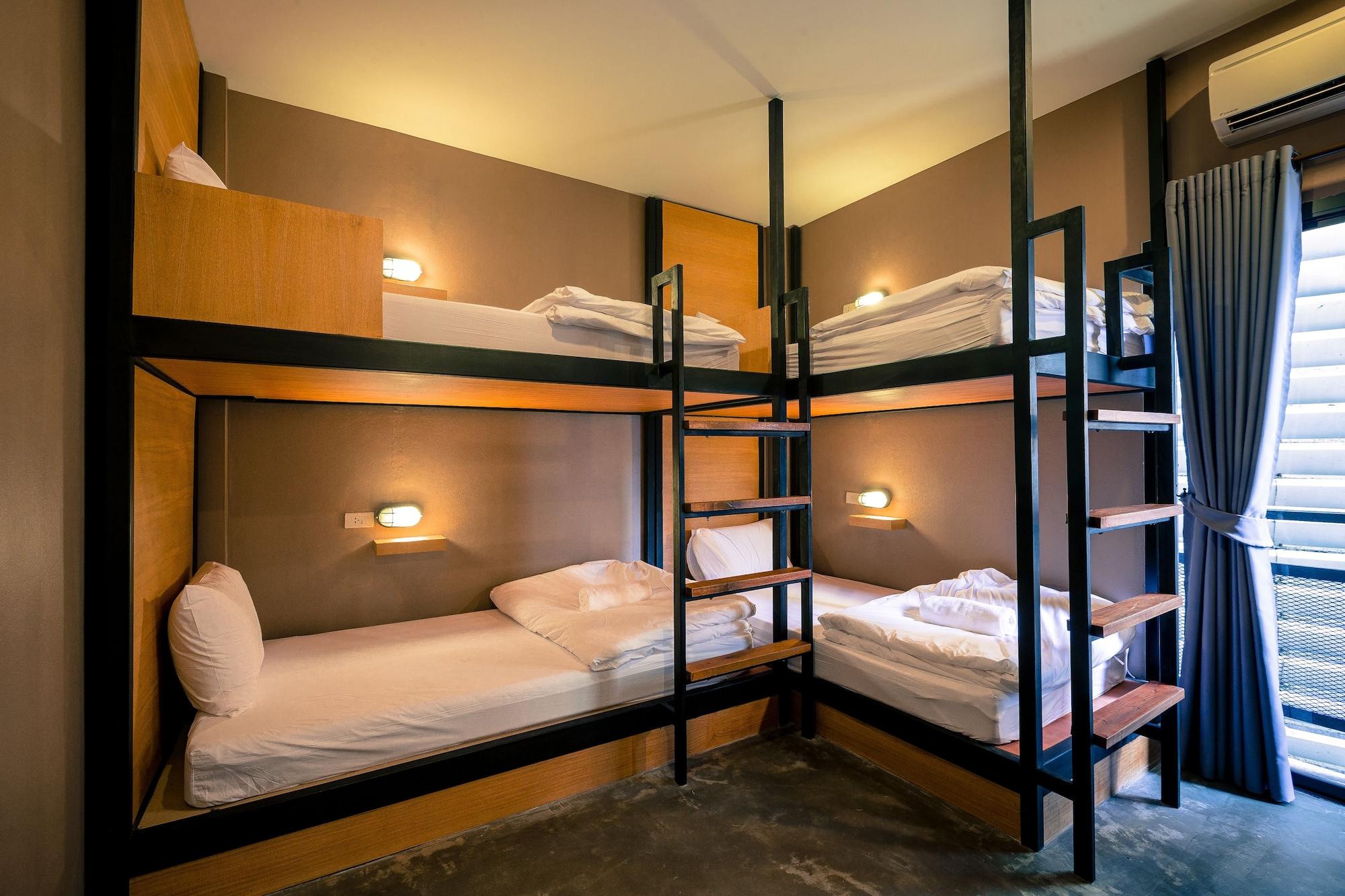 ศรีสุขสันต์ สแควร์  Hostel Krabi ภายนอก รูปภาพ