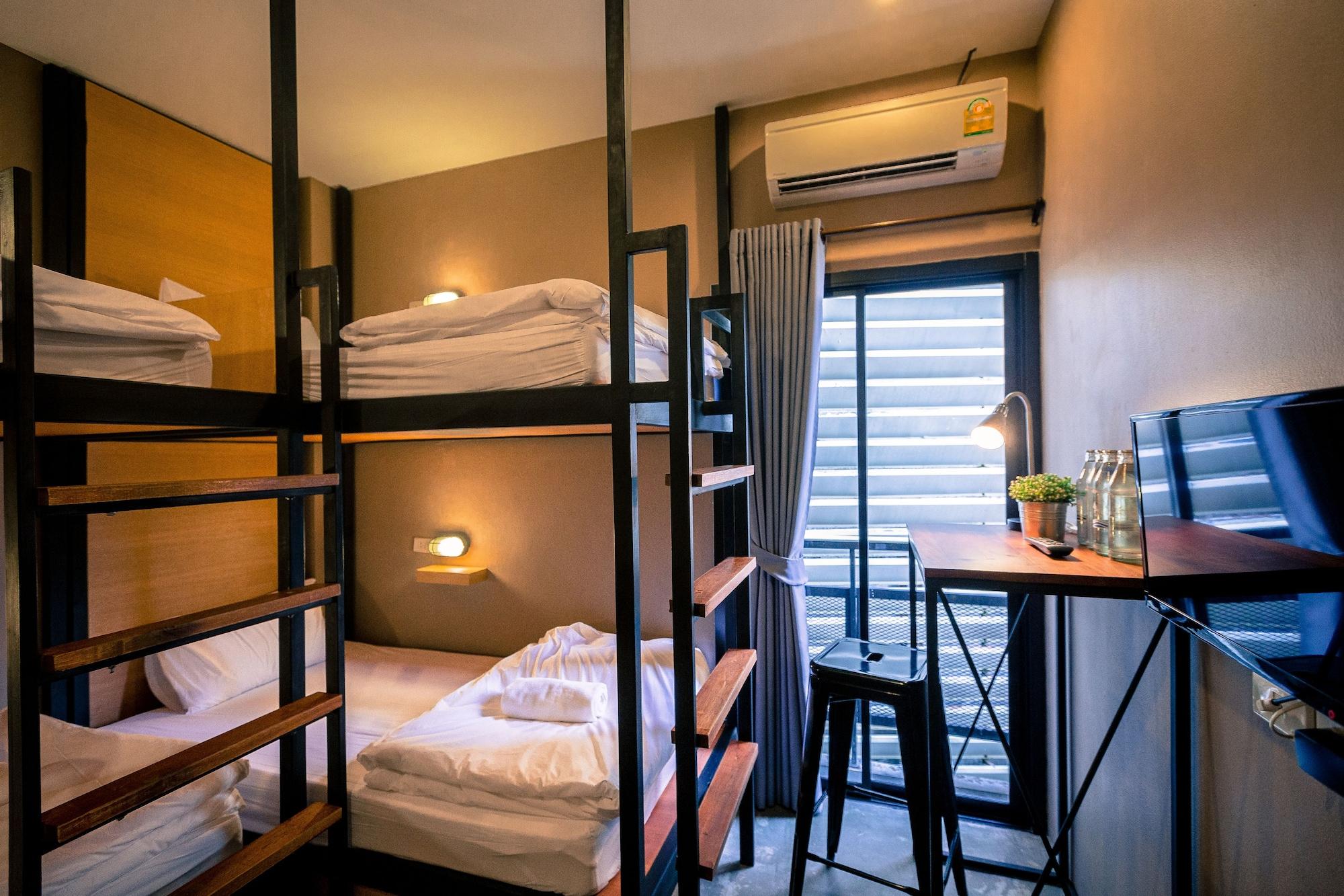 ศรีสุขสันต์ สแควร์  Hostel Krabi ภายนอก รูปภาพ