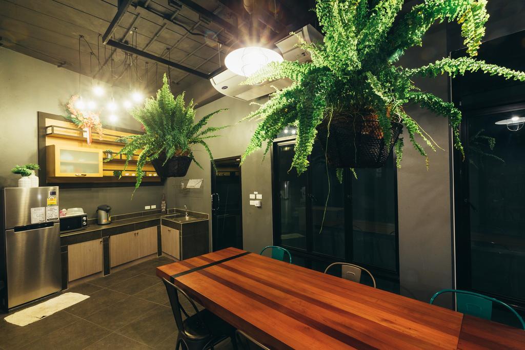 ศรีสุขสันต์ สแควร์  Hostel Krabi ภายนอก รูปภาพ